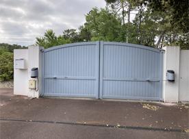 Motorisation de portail battant Motorisation de portail battant - 212COM